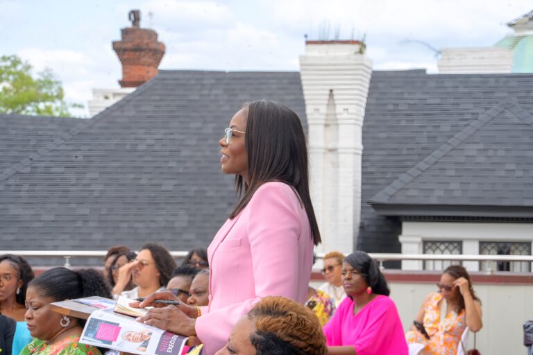 {"remix_data":[],"remix_entry_point":"challenges","source_tags":[],"origin":"unknown","total_draw_time":0,"total_draw_actions":0,"layers_used":0,"brushes_used":0,"photos_added":0,"total_editor_actions":{},"tools_used":{"ai_enhance":1,"effects":1,"remove":1},"is_sticker":false,"edited_since_last_sticker_save":true,"containsFTESticker":false}